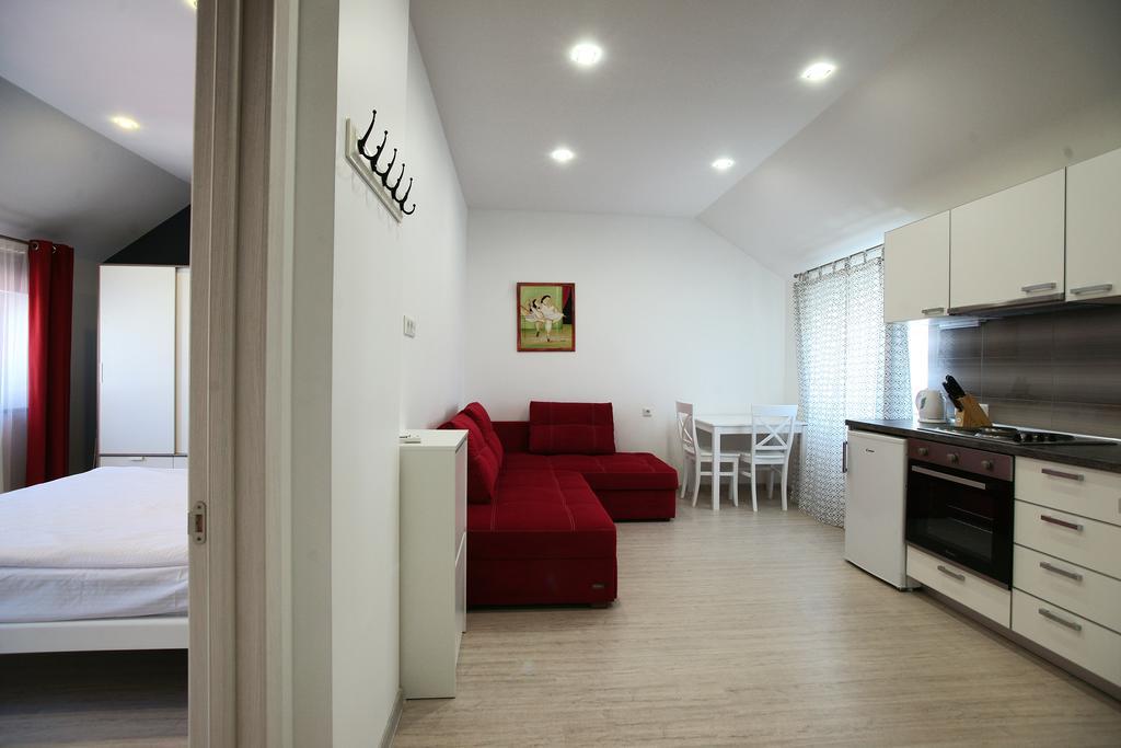 Apartment Zolotoy Bereg 5